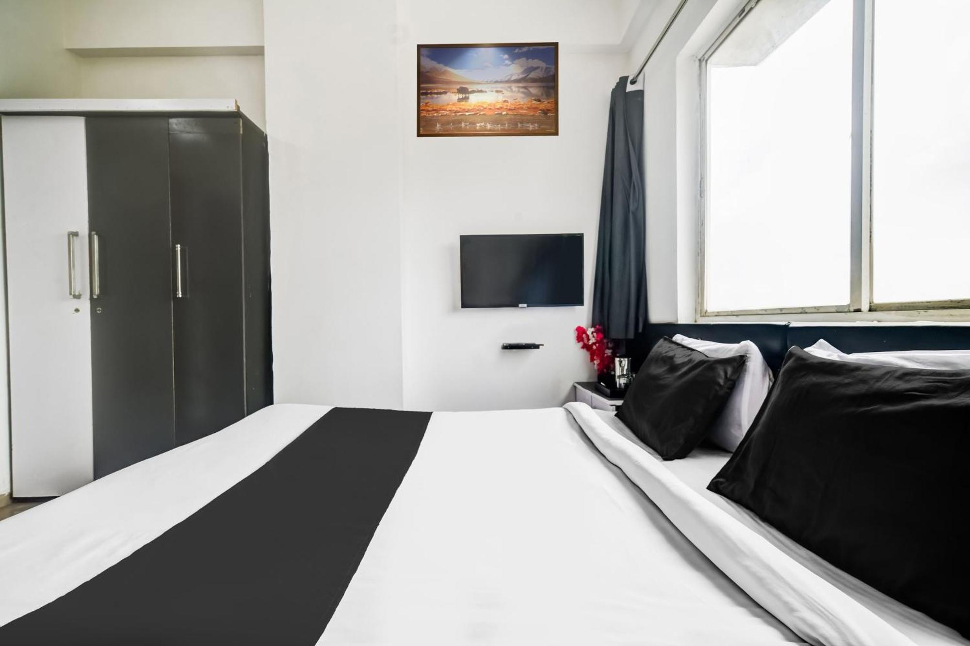 Super Hotel O Indraprasth Indore Esterno foto