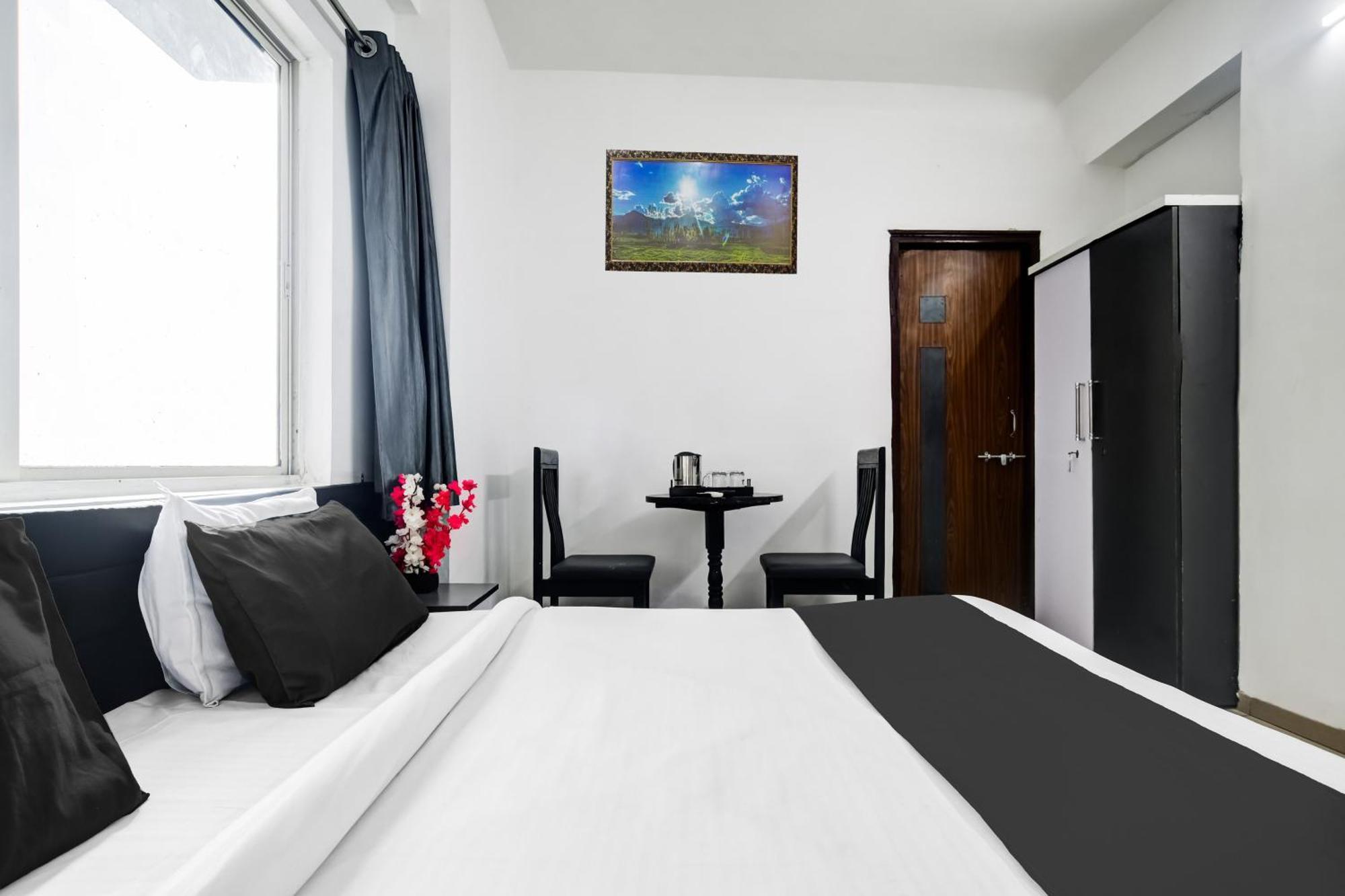 Super Hotel O Indraprasth Indore Esterno foto