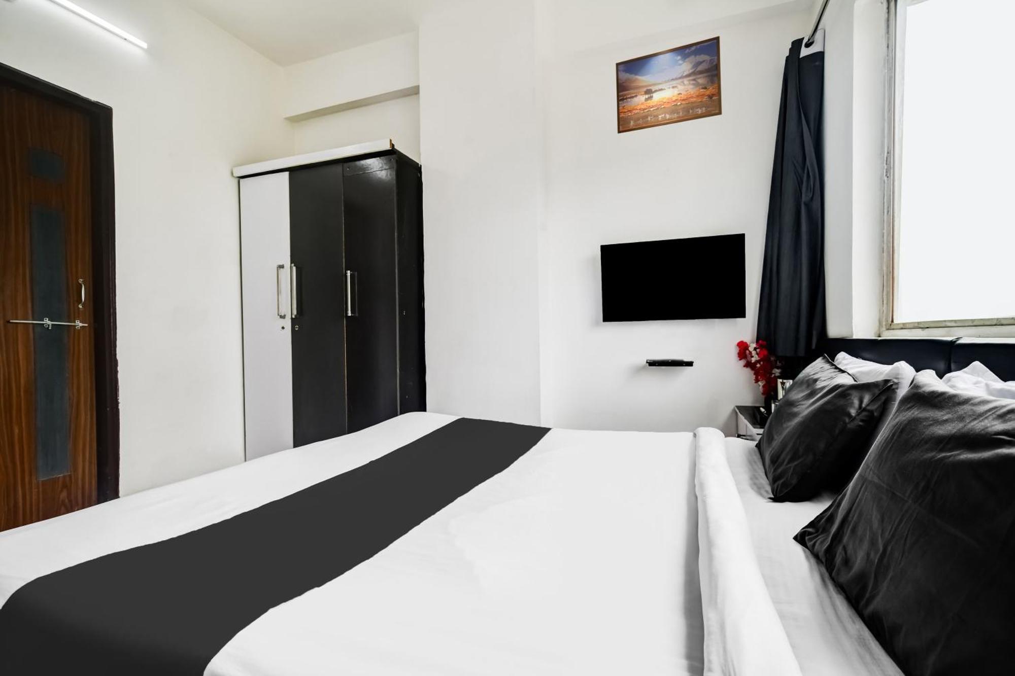 Super Hotel O Indraprasth Indore Esterno foto
