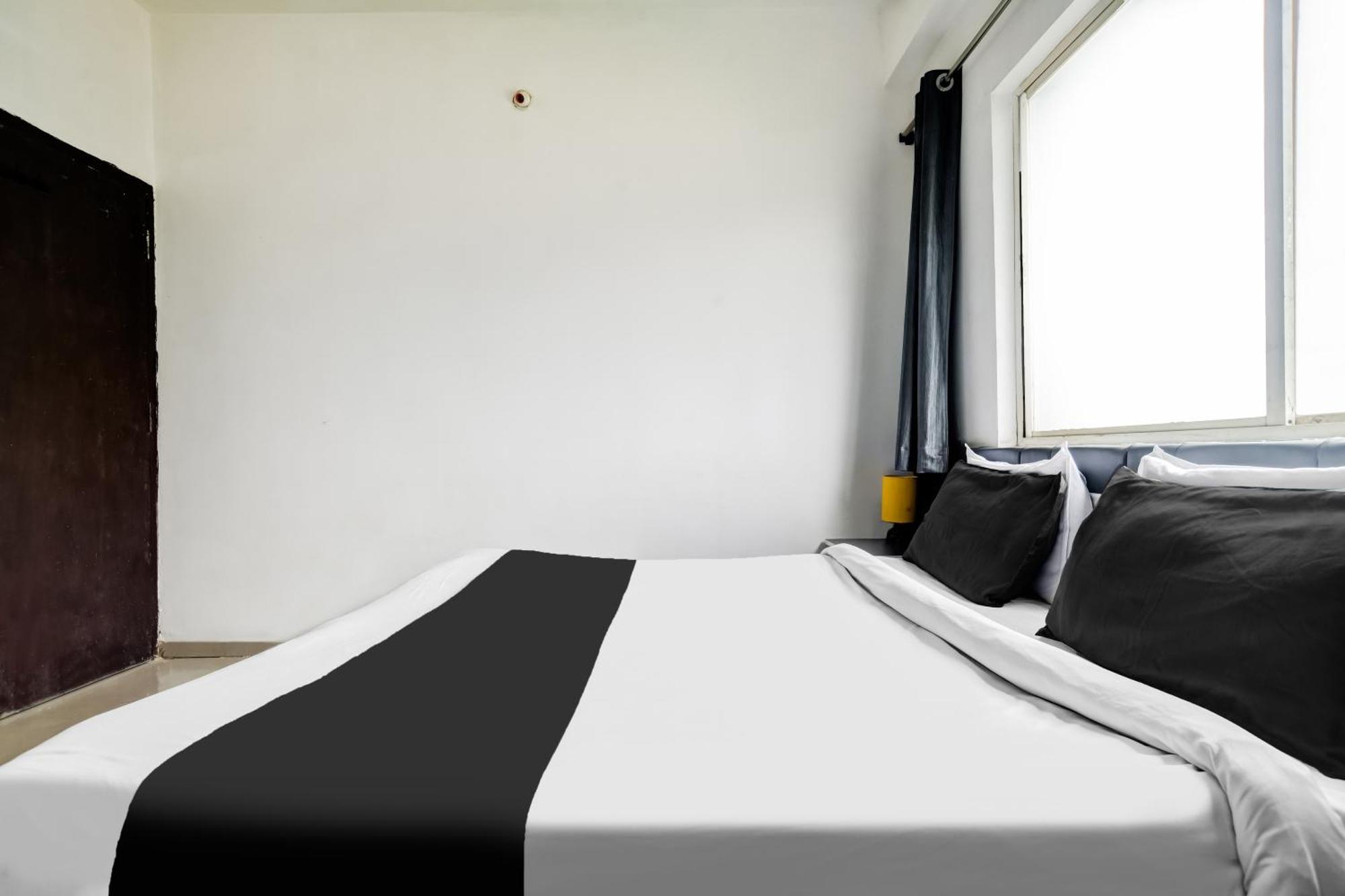 Super Hotel O Indraprasth Indore Esterno foto